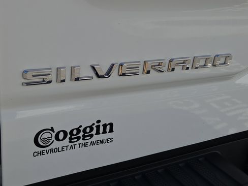 Used 2025 Chevrolet Silverado 1500 LT Trail Boss w/ Convenience Package II AWD/4WD image 16