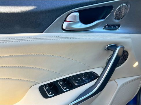 Used 2022 Kia Stinger GT2 image 18