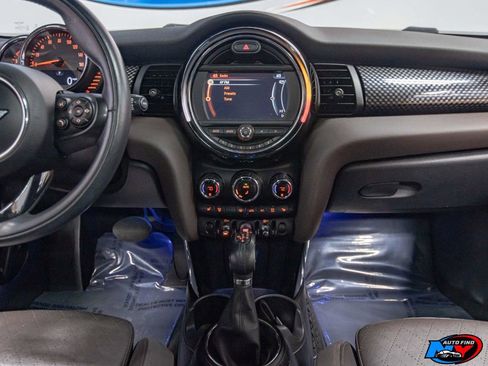 Used 2017 MINI Cooper S image 11