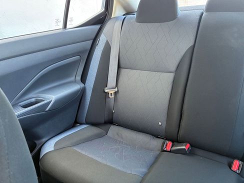 Used 2025 Nissan Versa SV image 37