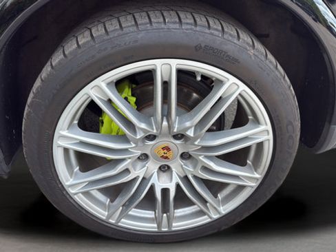 Used 2017 Porsche Cayenne S AWD/4WD image 34
