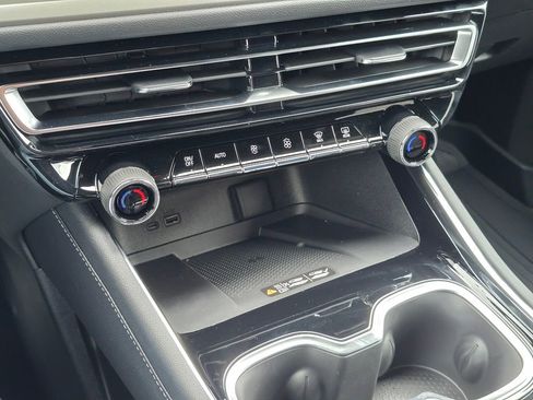 New 2026 Chevrolet Traverse LT w/ Midnight/Sport Edition image 26