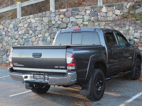 Used 2014 Toyota Tacoma 4x4 Double Cab image 9