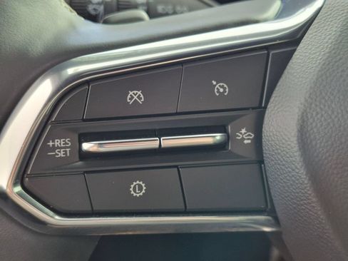 Used 2025 Chevrolet Traverse LT w/ Midnight/Sport Edition FWD image 15