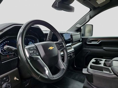 Used 2024 Chevrolet Silverado 2500 LT image 10