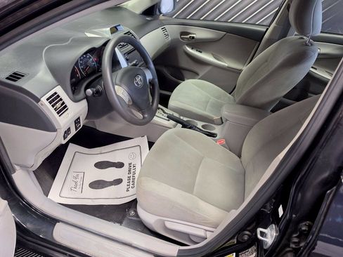 Used 2013 Toyota Corolla LE FWD image 13