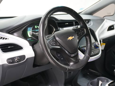 Used 2019 Chevrolet Bolt Premier w/ Infotainment Package image 10