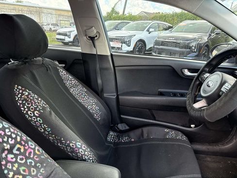 Used 2019 Kia Rio S FWD image 10