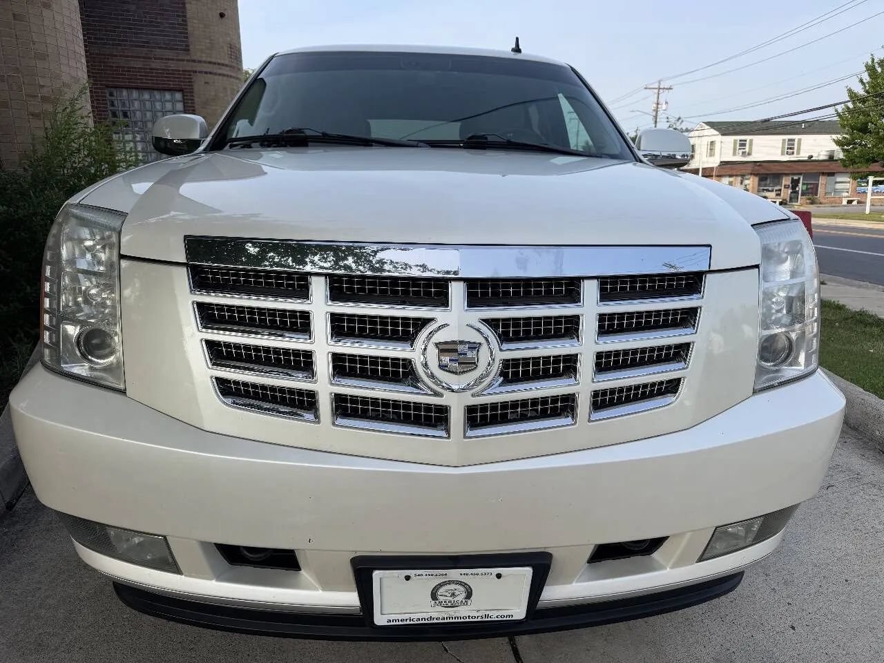 Used 2009 Cadillac Escalade 4WD Hybrid image 3