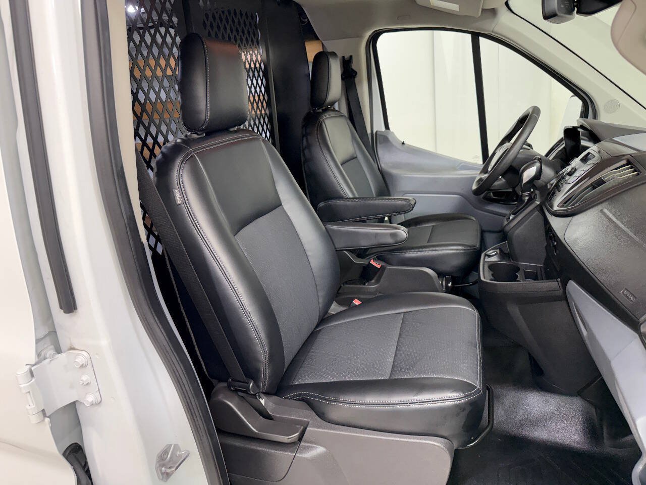 Used 2019 Ford Transit 250 130 Low Roof w/ Exterior Upgrade Package RWD image 21