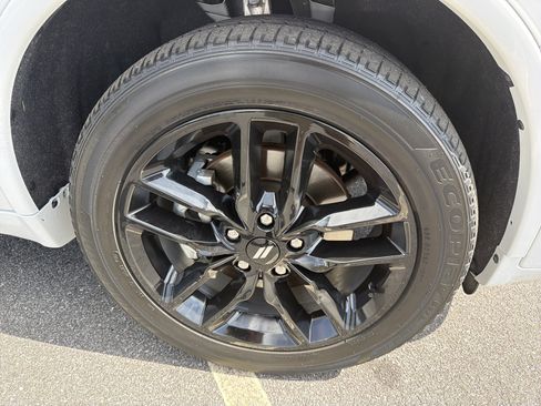Used 2025 Dodge Durango GT AWD/4WD image 13