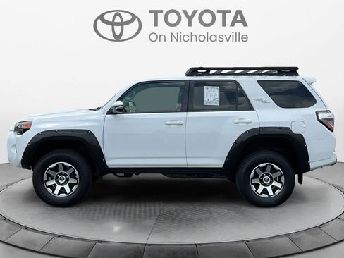 Used 2019 Toyota 4Runner TRD Off-Road Premium AWD/4WD image 2