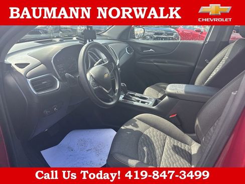 Used 2018 Chevrolet Equinox LT FWD image 9