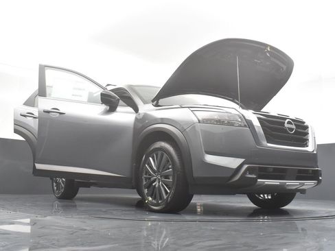 Certified 2025 Nissan Pathfinder SL w/ SL Premium Package image 37