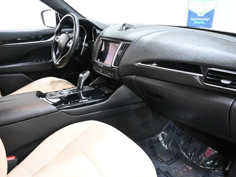 Used 2020 Maserati Levante S image 20