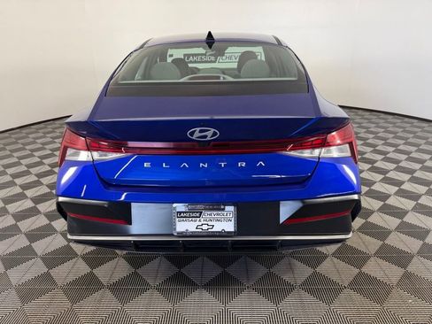 Used 2025 Hyundai Elantra SEL FWD image 5