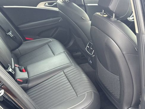 Used 2026 Genesis G70 2.5T Prestige RWD image 18
