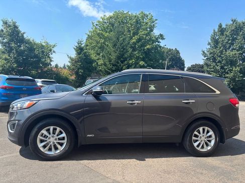 Used 2018 Kia Sorento AWD image 8