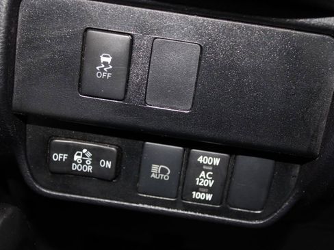Used 2023 Toyota Tacoma TRD Off-Road w/ Technology Package AWD/4WD image 39