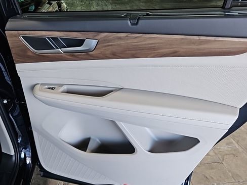 New 2026 Volkswagen Atlas SE image 15