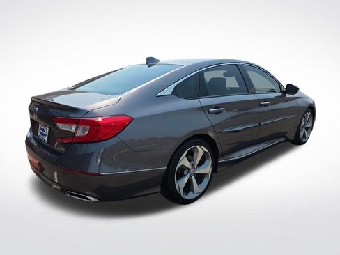 Used 2018 Honda Accord Touring image 9