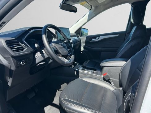 Used 2025 Ford Escape Platinum AWD/4WD image 10