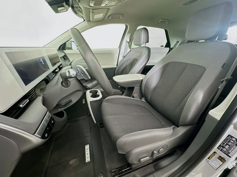 Used 2024 Hyundai Ioniq 5 SEL image 13