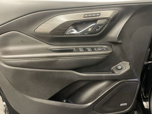 Used 2019 GMC Terrain SLT w/ Preferred Package image 17