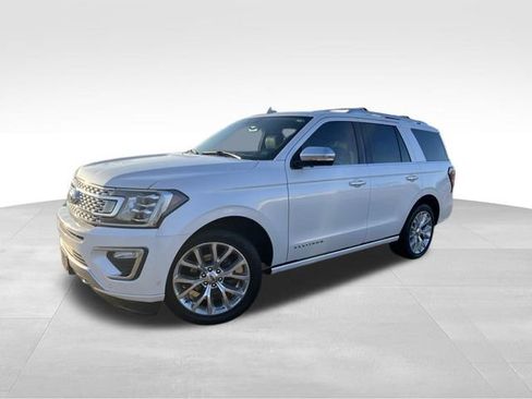 Used 2019 Ford Expedition Platinum image 2