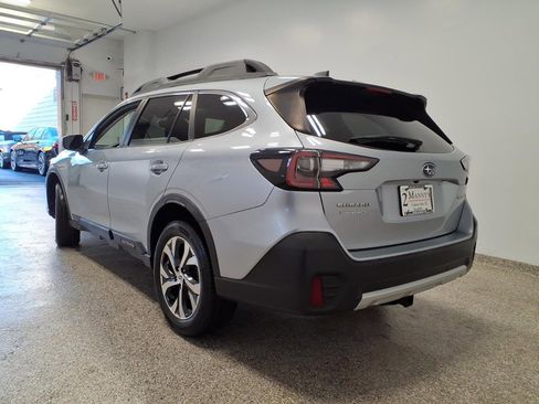 Used 2020 Subaru Outback Limited image 6