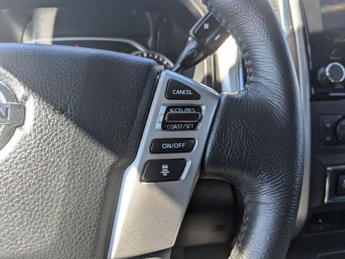 Used 2021 Nissan Titan SV w/ SV Convenience Package image 22