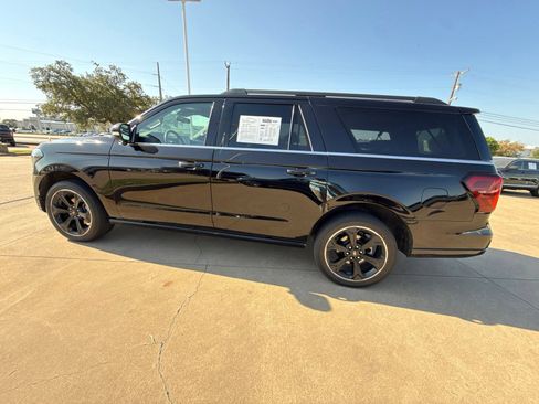 Used 2023 Ford Expedition Max Limited AWD/4WD image 4