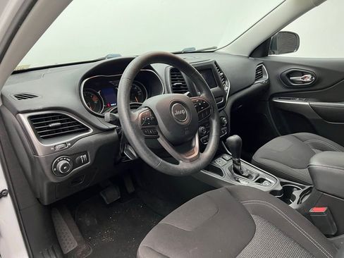 Used 2019 Jeep Cherokee Latitude w/ Popular Appearance Group FWD image 21