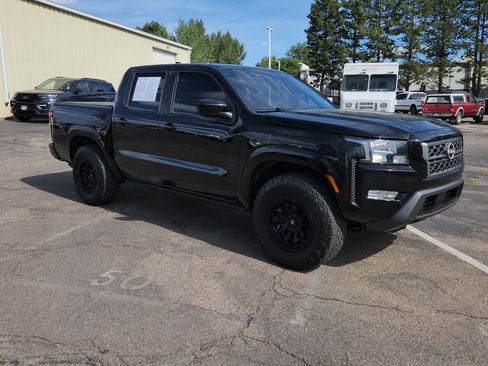 Used 2022 Nissan Frontier SV AWD/4WD image 12