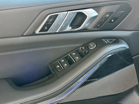 Used 2026 BMW X5 xDrive40i w/ M Sport Package image 18