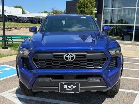 Used 2024 Toyota Tacoma TRD Off-Road w/ TRD Off Road Upgrade Package AWD/4WD image 9
