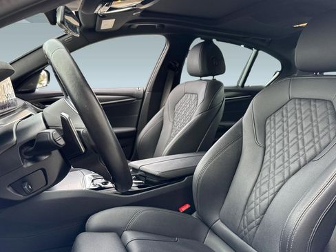 Used 2023 BMW 530e 530e w/ Executive Package image 21