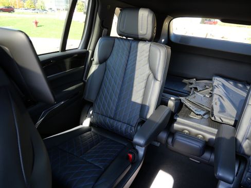 Used 2026 Cadillac Escalade IQ Luxury 1 w/ LPO, Floor Liner Package AWD/4WD image 10