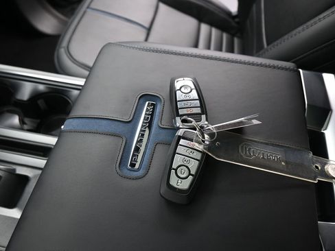 New 2025 Ford F150 Platinum w/ Equipment Group 702A High image 20