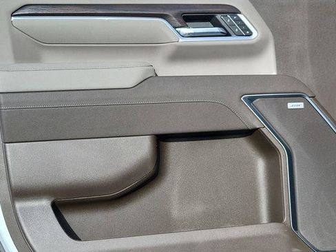 New 2026 GMC Sierra 2500 SLT w/ SLT Premium Package image 9