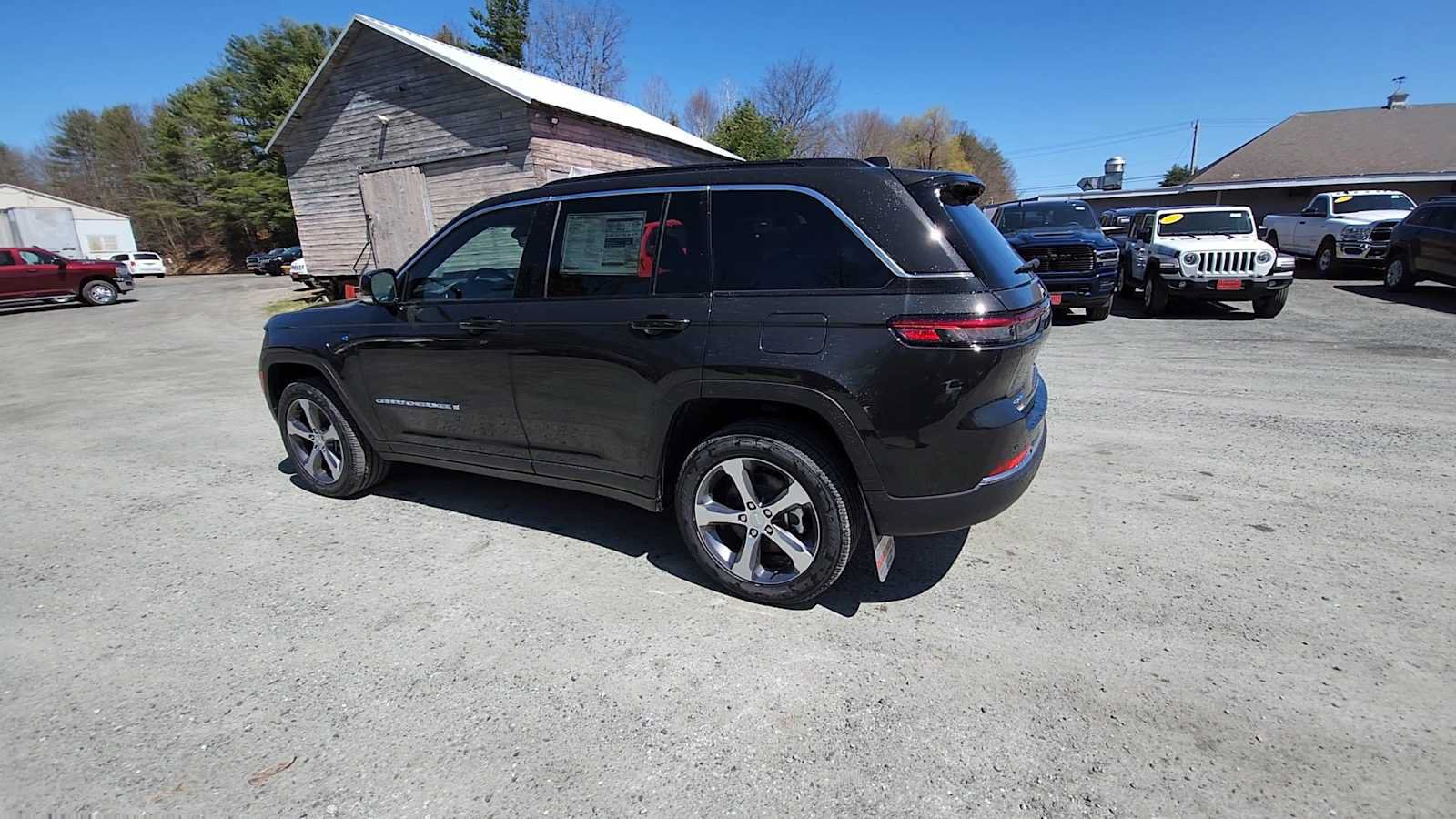 New 2024 Jeep Grand Cherokee Limited 4xe w/ Luxury Tech Group II AWD/4WD image 6