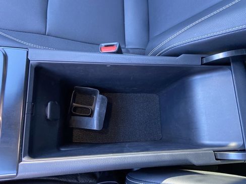 Used 2025 Toyota Camry SE image 41