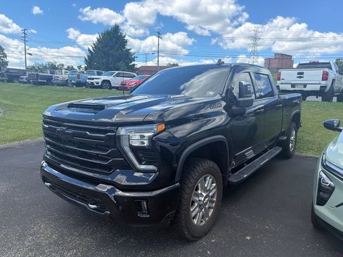 Used 2024 Chevrolet Silverado 2500 High Country w/ High Country Premium Package AWD/4WD image 8