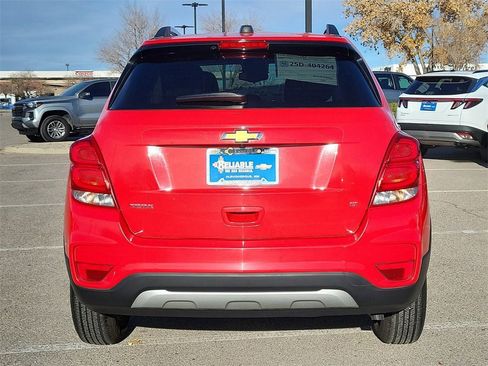 Used 2020 Chevrolet Trax LT w/ LT Convenience Package image 10