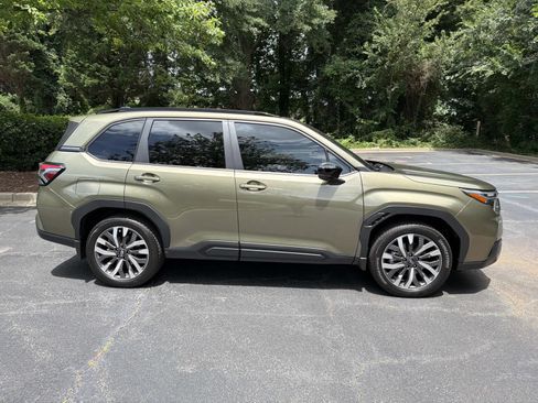 Used 2026 Subaru Forester Touring AWD/4WD image 9