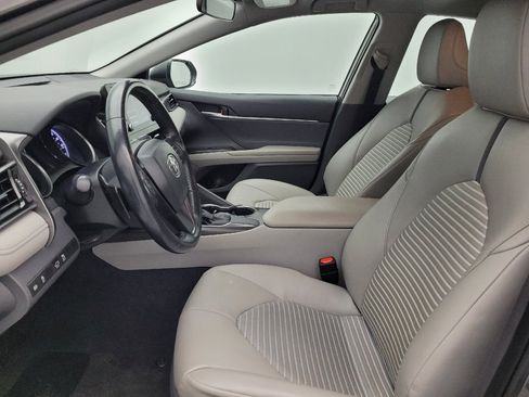 Used 2021 Toyota Camry SE FWD image 17