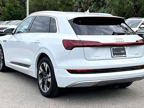 Used 2022 Audi e-tron Premium Plus w/ Premium Plus Package image 7