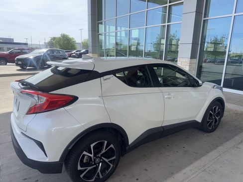 Used 2018 Toyota C-HR XLE image 15