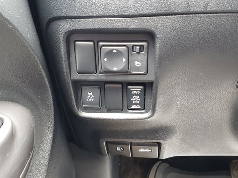 Used 2011 Nissan Juke SL image 27