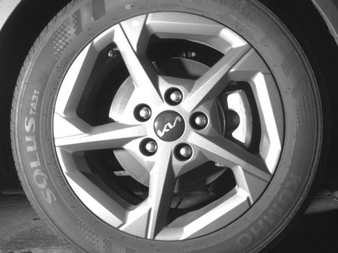 Used 2025 Kia K4 LXS image 13